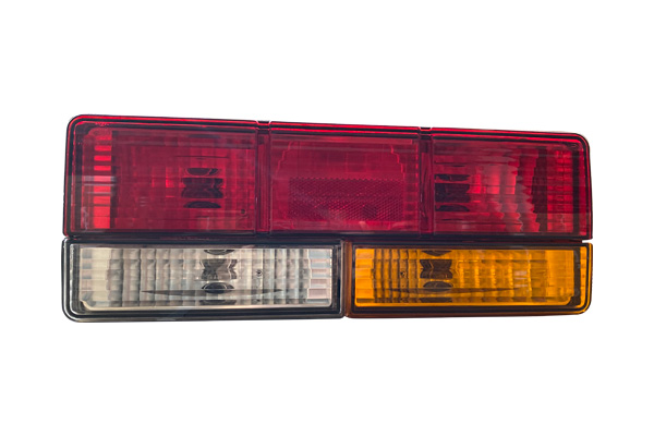 成都(dōu)大(dà)運歐戰後組合燈-（24V）4133050TT1A01,06